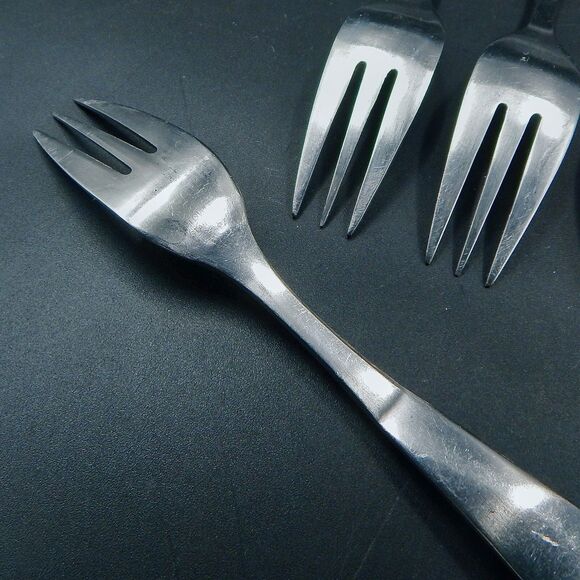 Towle CONTOUR Table Dinner Fork Satin Bevel Outline Stainless Flatware 4 PC - Picture 8 of 9